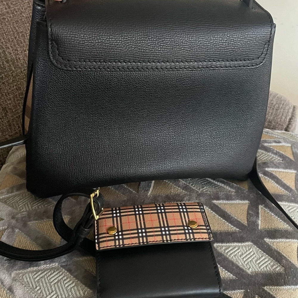 Burberry handbag - Picture 4 of 8